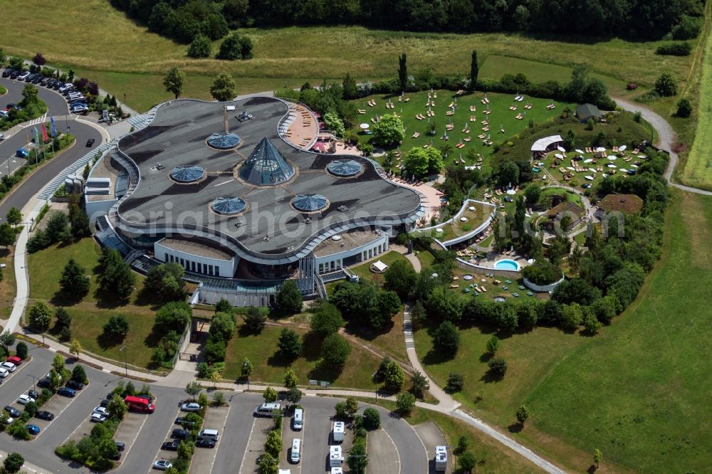 Aerial photograph Bad Kissingen - Spa and swimming pools at the swimming pool of the leisure facility KissSalis Therme in the district Garitz in Bad Kissingen in the state Bavaria, Germany