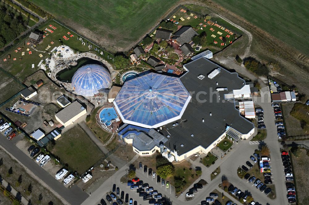 Bad Wilsnack from the bird's eye view: Spa and swimming pools at the swimming pool of the leisure facility Kristalltherme Bad Wilsnack in Bad Wilsnack in the state Brandenburg, Germany