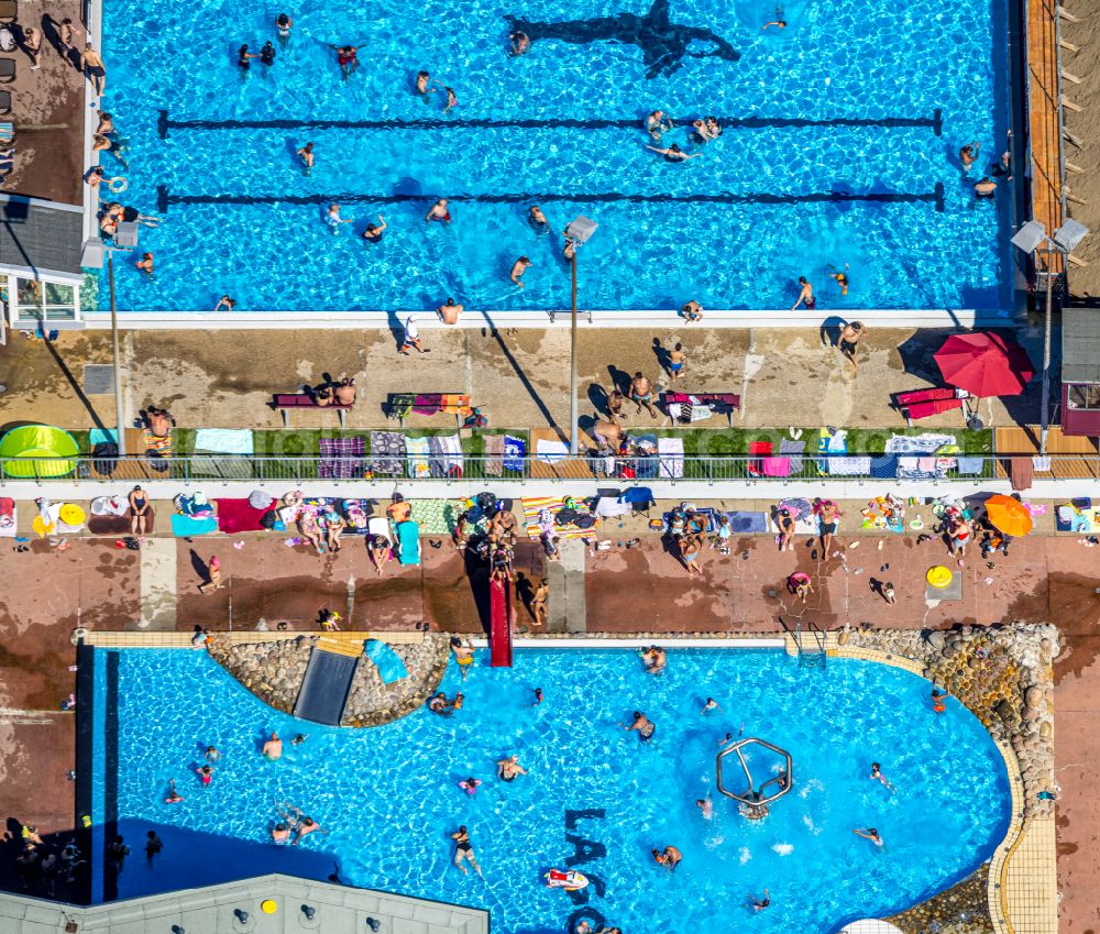 Aerial image Sodingen - Spa and swimming pools at the swimming pool of the leisure facility LAGO Die Therme Am Ruhmbach in Sodingen at Ruhrgebiet in the state North Rhine-Westphalia, Germany