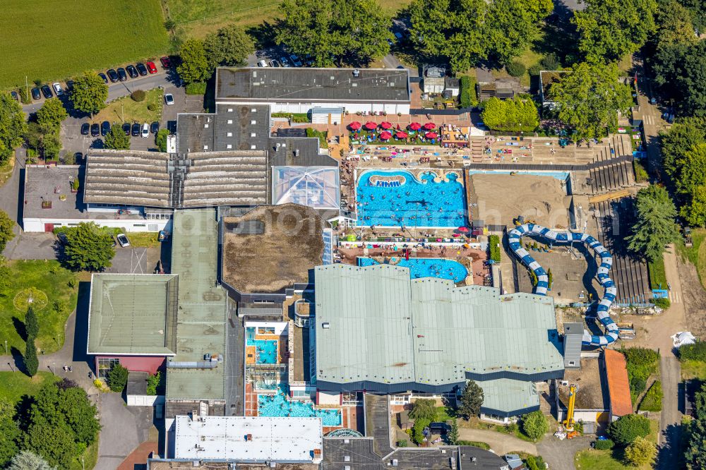 Aerial image Sodingen - Spa and swimming pools at the swimming pool of the leisure facility LAGO Die Therme Am Ruhmbach in Sodingen at Ruhrgebiet in the state North Rhine-Westphalia, Germany