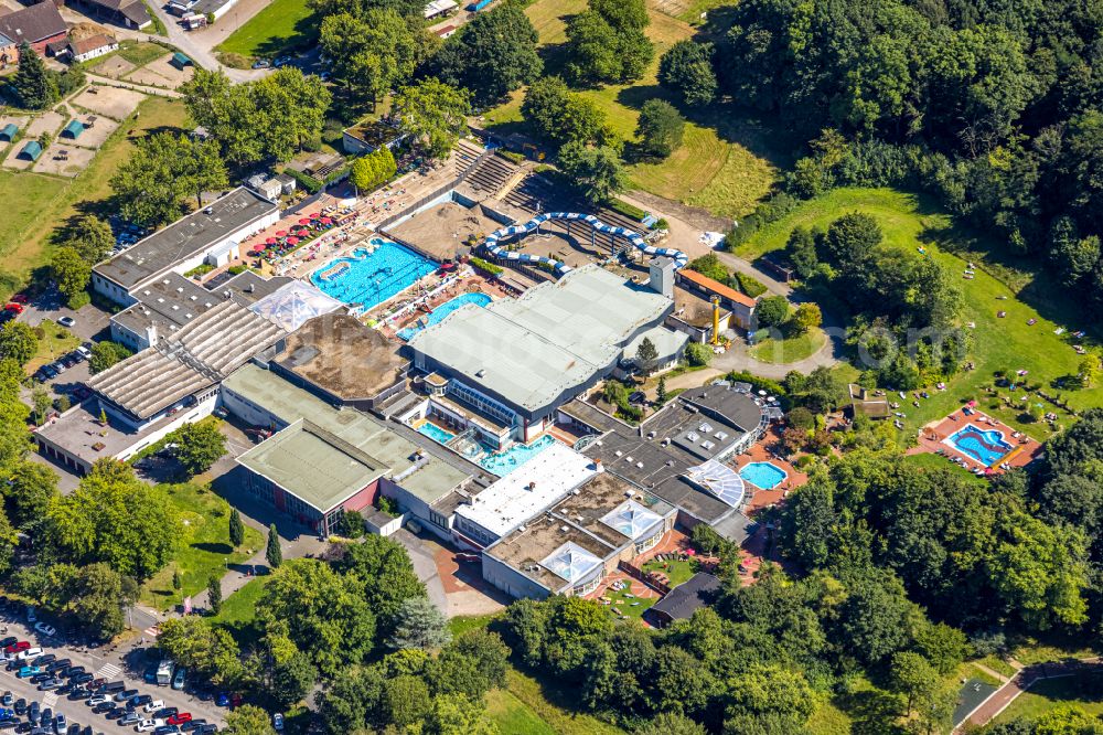 Sodingen from the bird's eye view: Spa and swimming pools at the swimming pool of the leisure facility LAGO Die Therme Am Ruhmbach in Sodingen at Ruhrgebiet in the state North Rhine-Westphalia, Germany