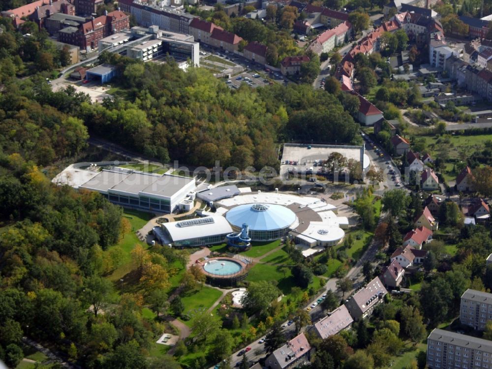 Aerial image Brandenburg an der Havel - Spa and swimming pools at the swimming pool of the leisure facility Marienbad Brandenburg on Sprengelstrasse in Brandenburg an der Havel in the state Brandenburg, Germany