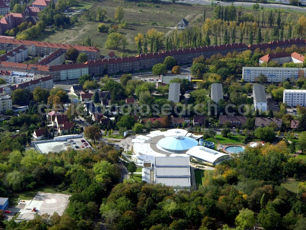 Brandenburg an der Havel from above - Spa and swimming pools at the swimming pool of the leisure facility Marienbad Brandenburg on Sprengelstrasse in Brandenburg an der Havel in the state Brandenburg, Germany