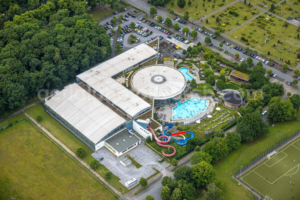 Aerial image Hamm - Spa and swimming pools at the swimming pool of the leisure facility Maximare Bad Hamm GmbH on street Juergen-Graef-Allee in Hamm at Ruhrgebiet in the state North Rhine-Westphalia, Germany