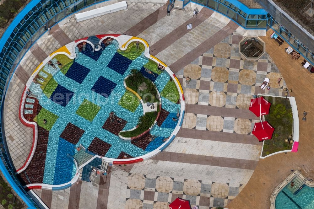 Aerial image Stuttgart - Spa and swimming pools at the swimming pool of the leisure facility Mineralbad Leuze Am Leuzebad in the district Berg in Stuttgart in the state Baden-Wurttemberg, Germany