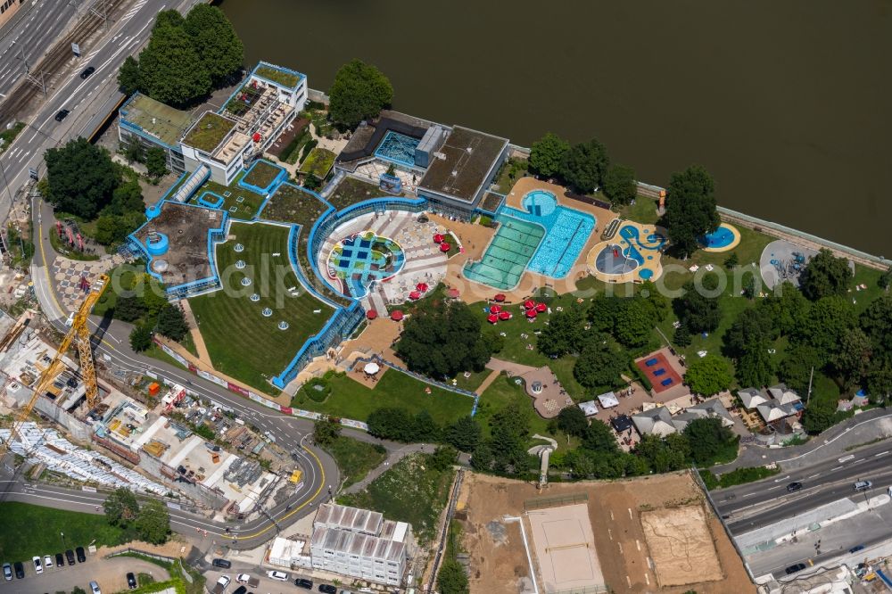 Aerial image Stuttgart - Spa and swimming pools at the swimming pool of the leisure facility Mineralbad Leuze Am Leuzebad in the district Berg in Stuttgart in the state Baden-Wurttemberg, Germany