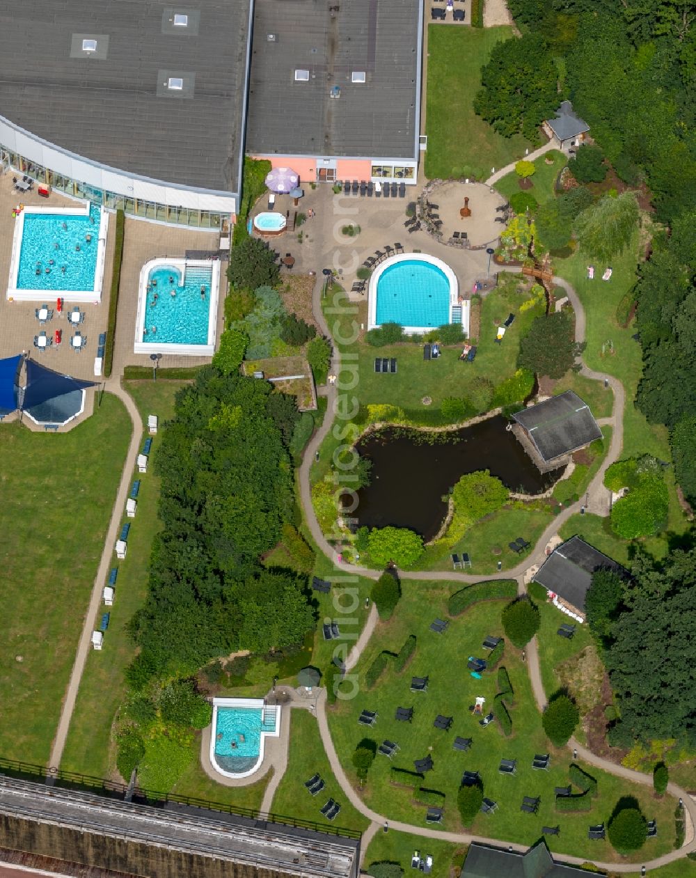 Aerial photograph Arnsberg - Spa and swimming pools at the swimming pool of the leisure facility NASS a?? Freizeitbad Arnsberg in Arnsberg in the state North Rhine-Westphalia, Germany