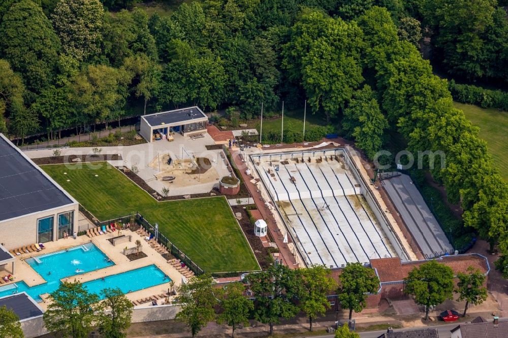 Werne from above - Spa and swimming pool at the swimming pool of Recreation Natur-Solebad Werne GmbH in Werne in the state North Rhine-Westphalia