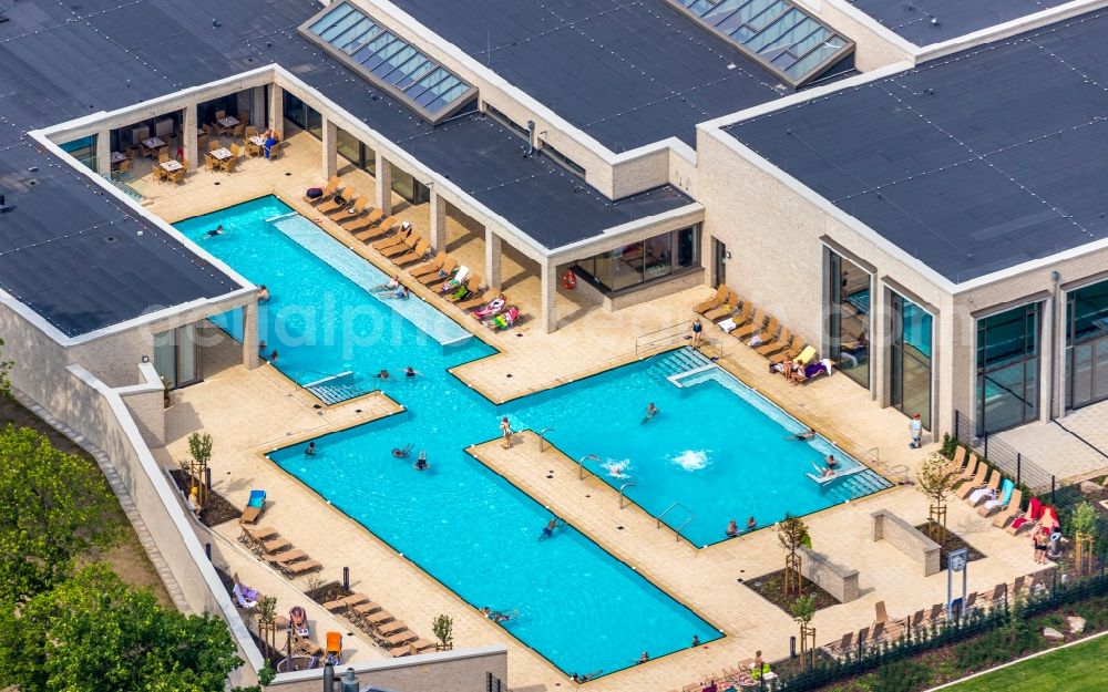 Werne from the bird's eye view: Spa and swimming pool at the swimming pool of Recreation Natur-Solebad Werne GmbH in Werne in the state North Rhine-Westphalia