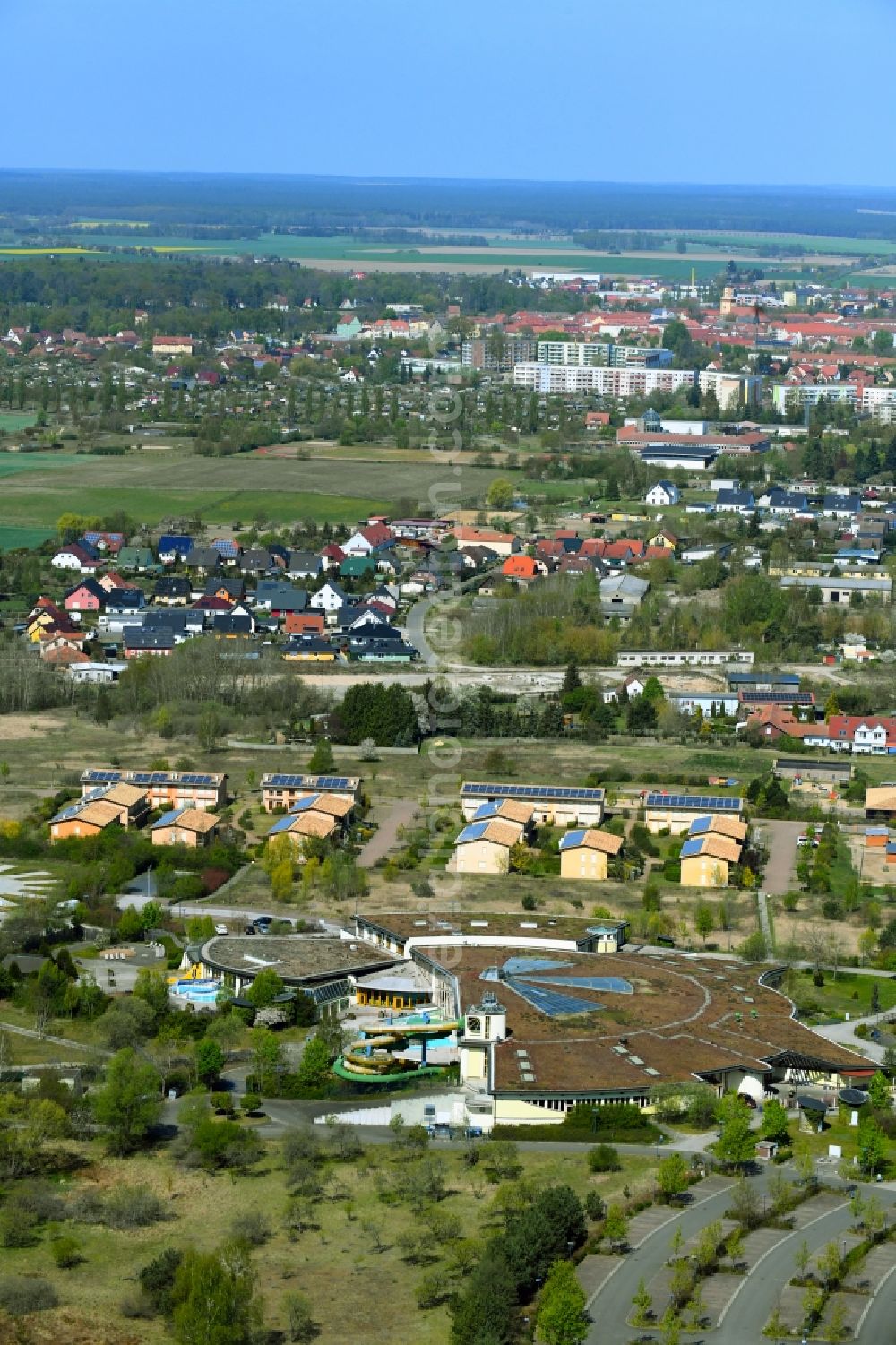 Aerial photograph Templin - Spa and swimming pools at the swimming pool of the leisure facility NaturThermeTemplin on Dargersdorfer Strasse in Templin in the state Brandenburg, Germany