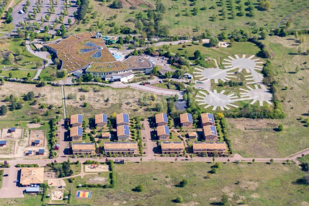 Aerial photograph Templin - Spa and swimming pools at the swimming pool of the leisure facility NaturThermeTemplin on Dargersdorfer Strasse in Templin in the state Brandenburg, Germany