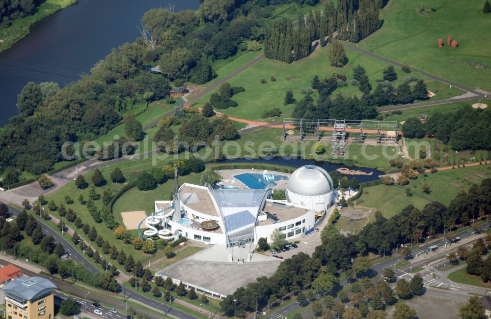 Magdeburg from the bird's eye view: Spa and swimming pools at the swimming pool of the leisure facility NEMO Bade-, Sauna- & Fitnesswelt an der Herrenkrugstrasse in the district Herrenkrug in Magdeburg in the state Saxony-Anhalt