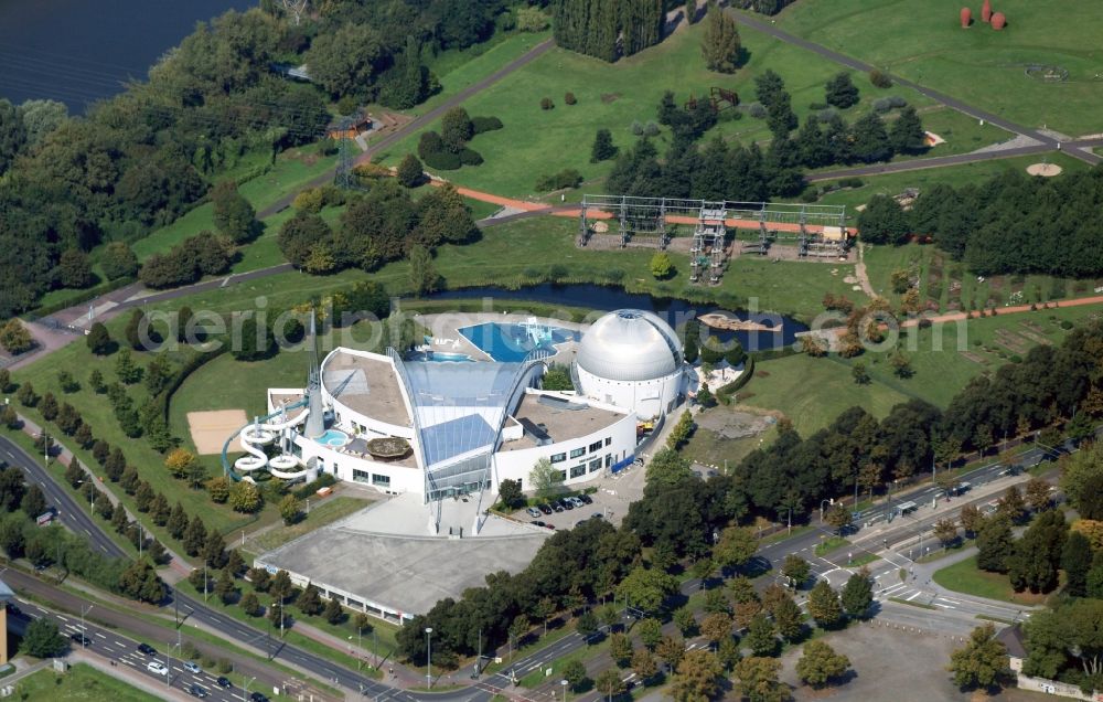 Aerial image Magdeburg - Spa and swimming pools at the swimming pool of the leisure facility NEMO Bade-, Sauna- & Fitnesswelt an der Herrenkrugstrasse in the district Herrenkrug in Magdeburg in the state Saxony-Anhalt