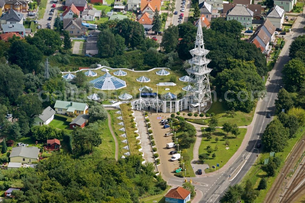 Aerial image Seebad Ahlbeck - Spa and swimming pools at the swimming pool of the leisure facility OstseeTherme in Seebad Ahlbeck on the island of Usedom in the state Mecklenburg - Western Pomerania, Germany