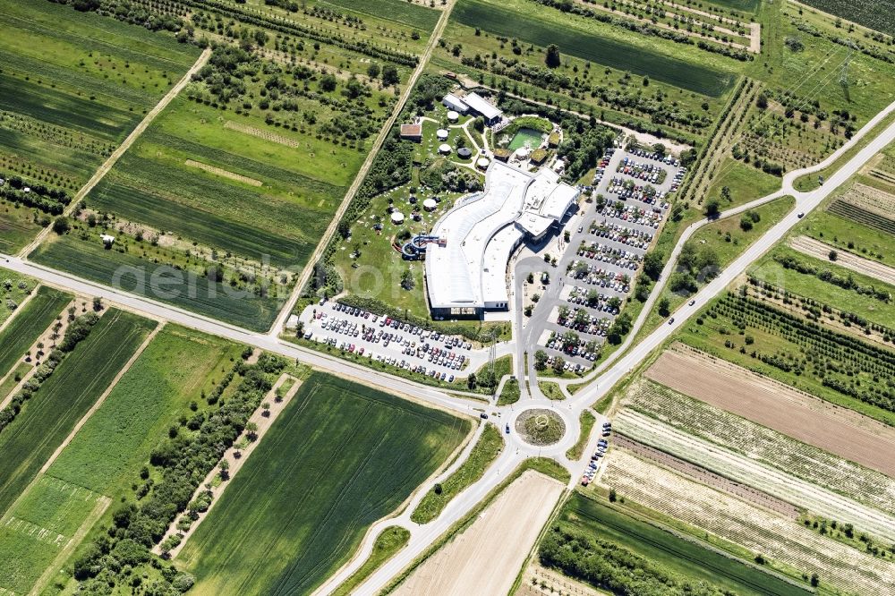 Aerial image Gau-Algesheim - Spa and swimming pools at the swimming pool of the leisure facility Rheinwelle Badewelt in the district Sporkenheim in Gau-Algesheim in the state Rhineland-Palatinate, Germany