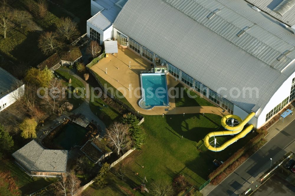 Fürstenwalde/Spree from the bird's eye view: Spa and swimming pools at the swimming pool of the leisure facility Schwapp an der Strasse Grosse Freizeit in Fuerstenwalde/Spree in the state Brandenburg