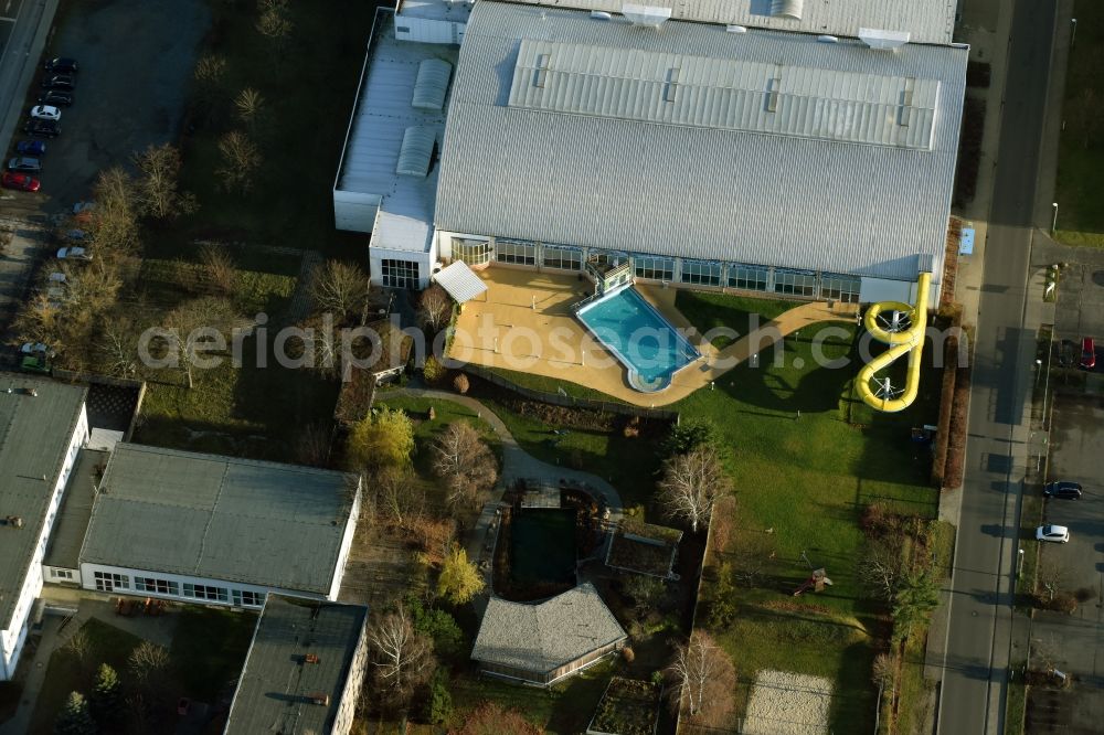 Aerial photograph Fürstenwalde/Spree - Spa and swimming pools at the swimming pool of the leisure facility Schwapp an der Strasse Grosse Freizeit in Fuerstenwalde/Spree in the state Brandenburg