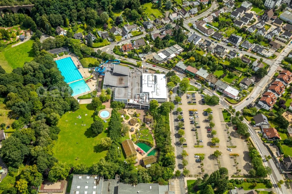 Gevelsberg from the bird's eye view: Spa and swimming pools at the swimming pool of the leisure facility Schwimm-in Gevelsberg on Ochsenkonp in Gevelsberg in the state North Rhine-Westphalia, Germany