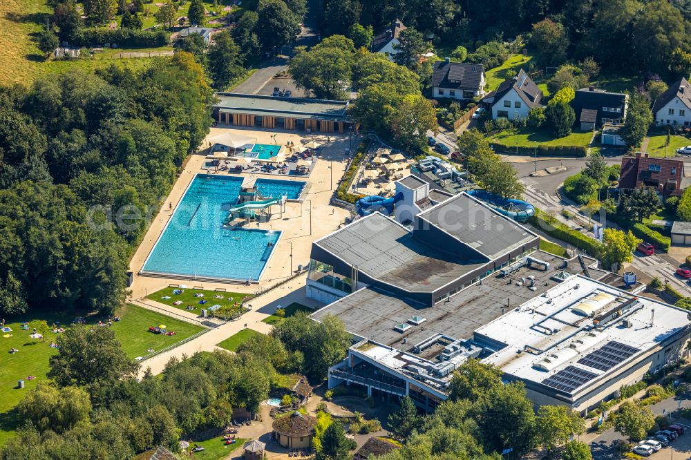 Aerial photograph Gevelsberg - Spa and swimming pools at the swimming pool of the leisure facility Schwimm-in Gevelsberg on Ochsenkonp in Gevelsberg in the state North Rhine-Westphalia, Germany