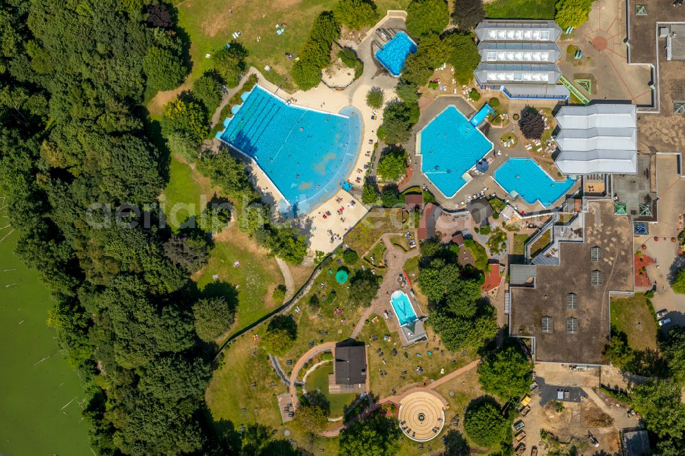 Dortmund from the bird's eye view: Spa and swimming pools at the swimming pool of the leisure facility Solebad Wischlingen on Hoefkerstrasse in the district Wischlingen in Dortmund at Ruhrgebiet in the state North Rhine-Westphalia, Germany