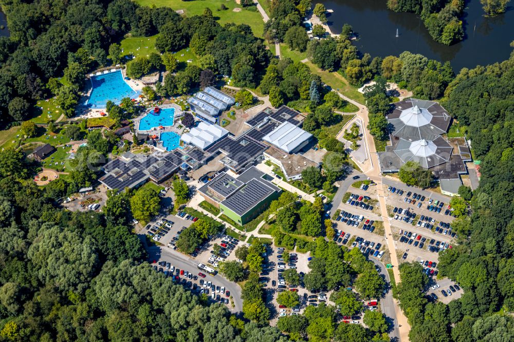 Dortmund from above - Spa and swimming pools at the swimming pool of the leisure facility Solebad Wischlingen on Hoefkerstrasse in the district Wischlingen in Dortmund at Ruhrgebiet in the state North Rhine-Westphalia, Germany