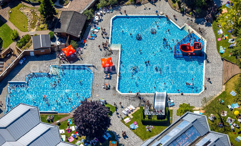 Dortmund from the bird's eye view: Spa and swimming pools at the swimming pool of the leisure facility Solebad Wischlingen on Hoefkerstrasse in the district Wischlingen in Dortmund at Ruhrgebiet in the state North Rhine-Westphalia, Germany