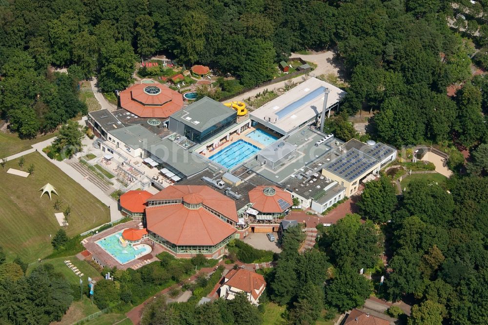 Aerial image Soltau - Spa and swimming pools at the swimming pool of the leisure facility in Soltau in the state Lower Saxony, Germany