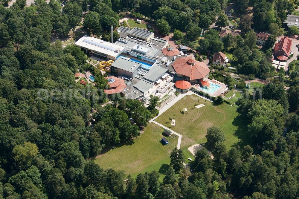 Soltau from the bird's eye view: Spa and swimming pools at the swimming pool of the leisure facility in Soltau in the state Lower Saxony, Germany