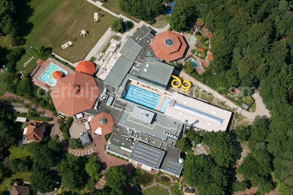 Aerial image Soltau - Spa and swimming pools at the swimming pool of the leisure facility in Soltau in the state Lower Saxony, Germany