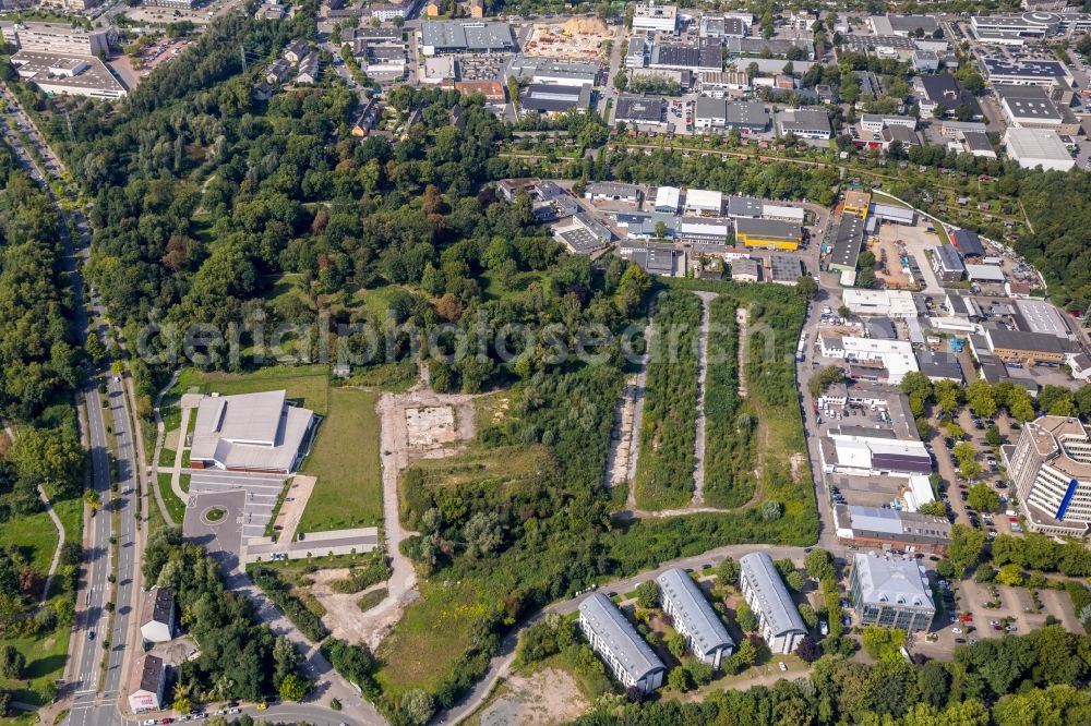 Essen from the bird's eye view: Spa and swimming pools at the swimming pool of the leisure facility of Sport- and Baeofbetriebe Essen on Reckhonmerweg in Essen in the state North Rhine-Westphalia, Germany