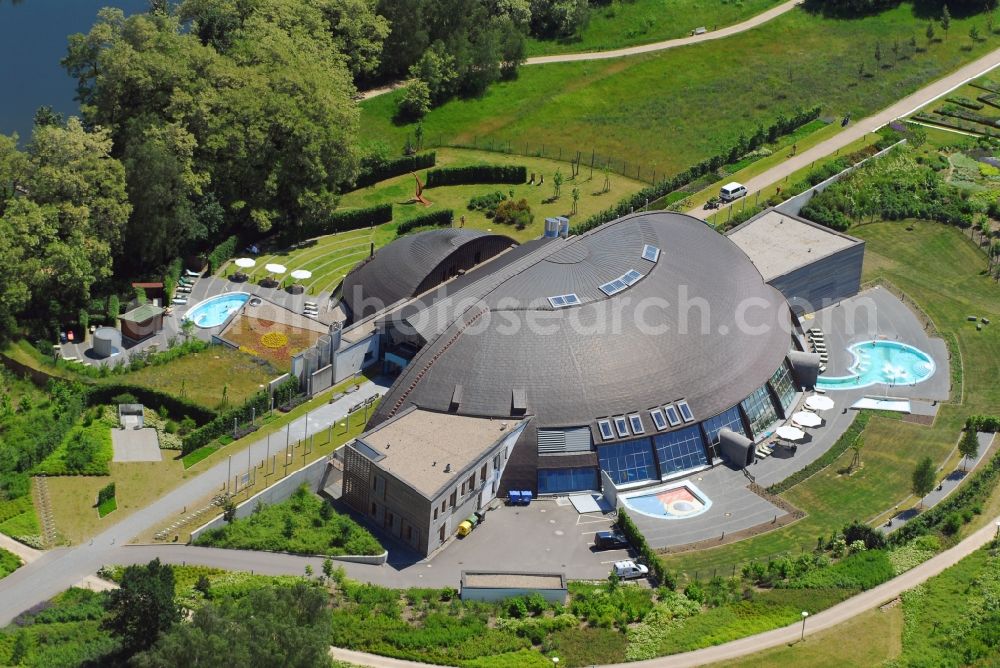 Bad Belzig from above - Spa and swimming pools at the swimming pool of the leisure facility SteinTherme Am Kurpark in Bad Belzig in the state Brandenburg, Germany