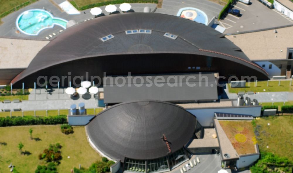 Aerial image Bad Belzig - Spa and swimming pools at the swimming pool of the leisure facility SteinTherme Am Kurpark in Bad Belzig in the state Brandenburg, Germany