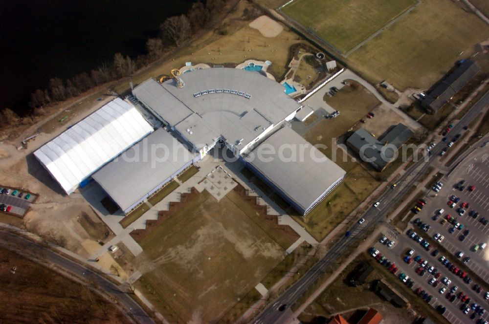 Aerial image Oranienburg - Spa and swimming pools at the swimming pool of the leisure facility TURM ErlebnisCity on Andre-Picon-Strasse in Oranienburg in the state Brandenburg, Germany