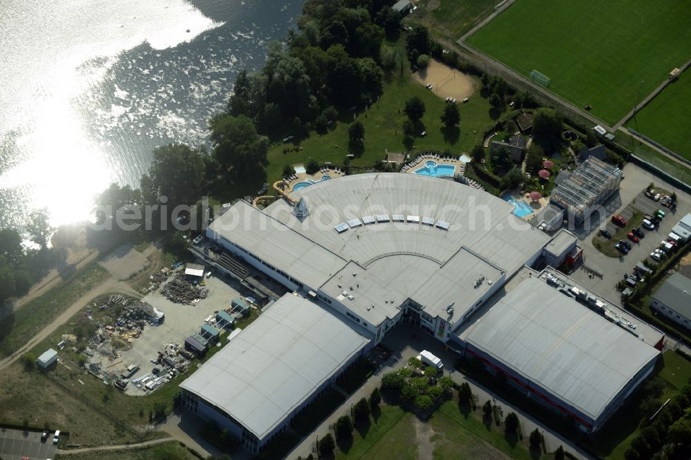 Oranienburg from the bird's eye view: Spa and swimming pools at the swimming pool of the leisure facility TURM ErlebnisCity in Oranienburg in the state Brandenburg