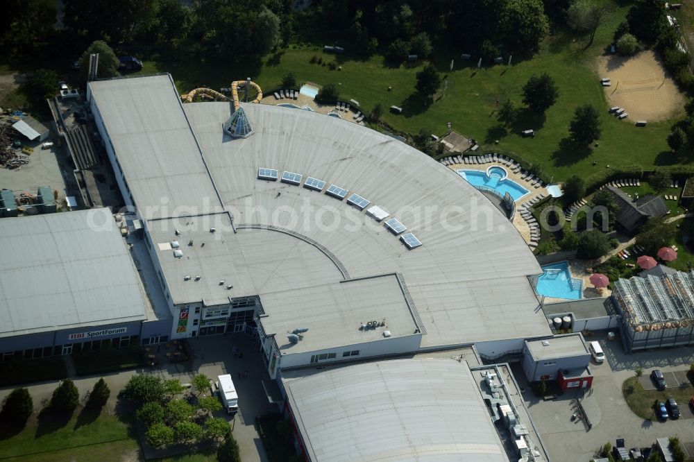 Oranienburg from above - Spa and swimming pools at the swimming pool of the leisure facility TURM ErlebnisCity in Oranienburg in the state Brandenburg