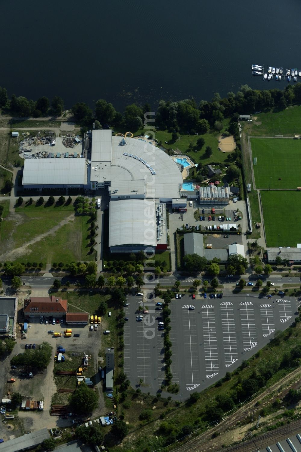 Aerial image Oranienburg - Spa and swimming pools at the swimming pool of the leisure facility TURM ErlebnisCity in Oranienburg in the state Brandenburg