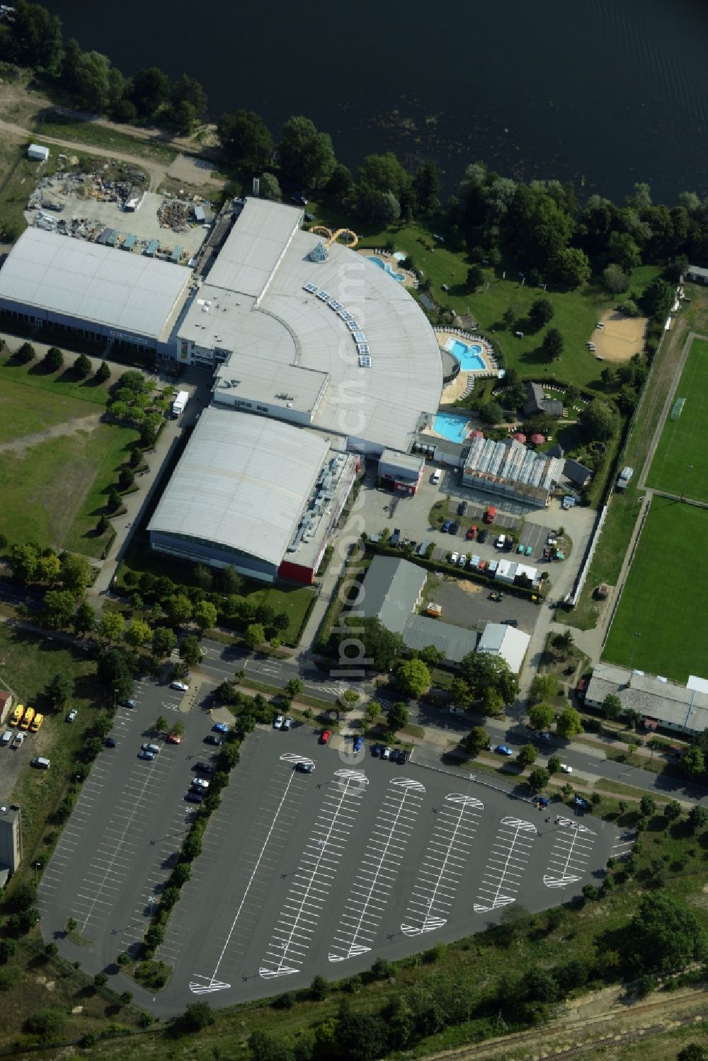 Aerial photograph Oranienburg - Spa and swimming pools at the swimming pool of the leisure facility TURM ErlebnisCity in Oranienburg in the state Brandenburg