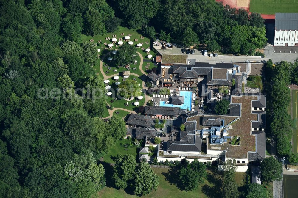 Berlin from above - Spa and swimming pool of Recreation Vabali Spa at Seydlitzstrasse the Moabit district of Berlin, Germany