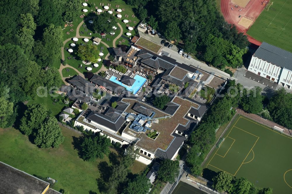 Berlin from the bird's eye view: Spa and swimming pool of Recreation Vabali Spa at Seydlitzstrasse the Moabit district of Berlin, Germany