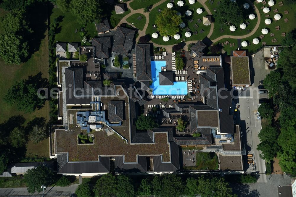 Aerial image Berlin - Spa and swimming pool of Recreation Vabali Spa at Seydlitzstrasse the Moabit district of Berlin, Germany