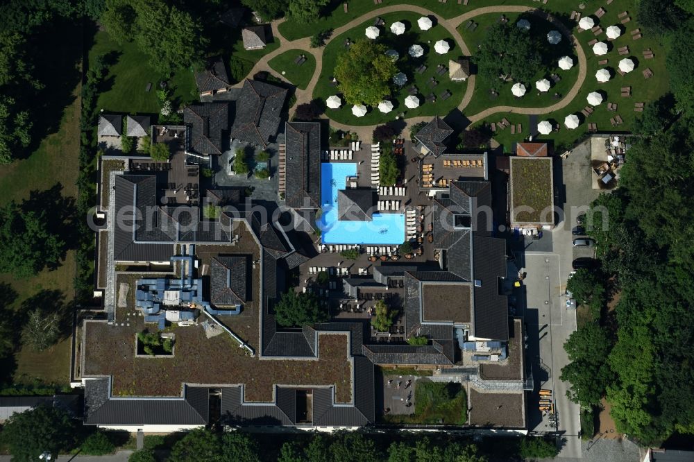 Aerial photograph Berlin - Spa and swimming pool of Recreation Vabali Spa at Seydlitzstrasse the Moabit district of Berlin, Germany