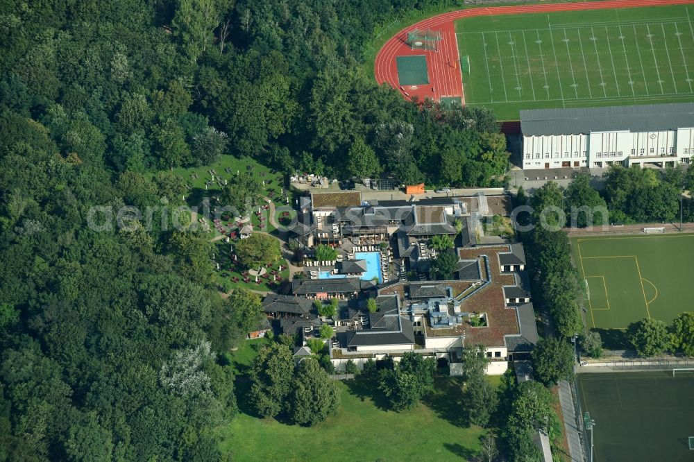 Aerial image Berlin - Spa and swimming pool of Recreation Vabali Spa at Seydlitzstrasse the Moabit district of Berlin, Germany