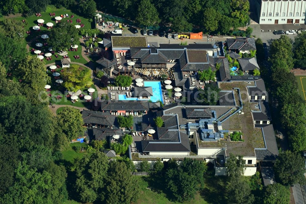 Aerial image Berlin - Spa and swimming pool of Recreation Vabali Spa at Seydlitzstrasse the Moabit district of Berlin, Germany