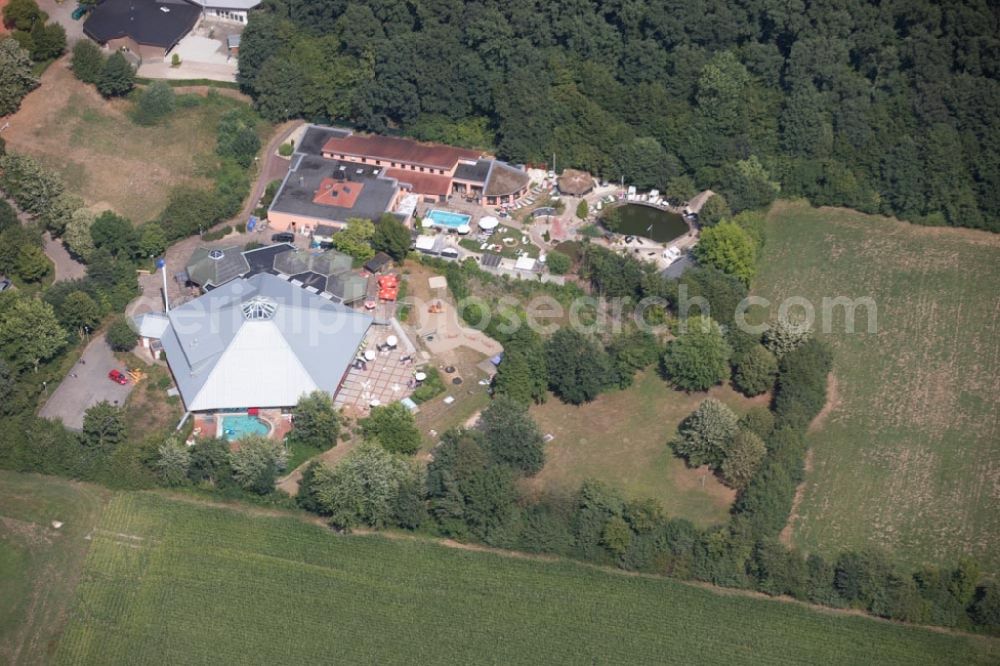 Everswinkel from the bird's eye view: Spa and swimming pools at the swimming pool of the leisure facility Vitus-Bad Alverskirchener Strasse in Everswinkel in the state North Rhine-Westphalia, Germany