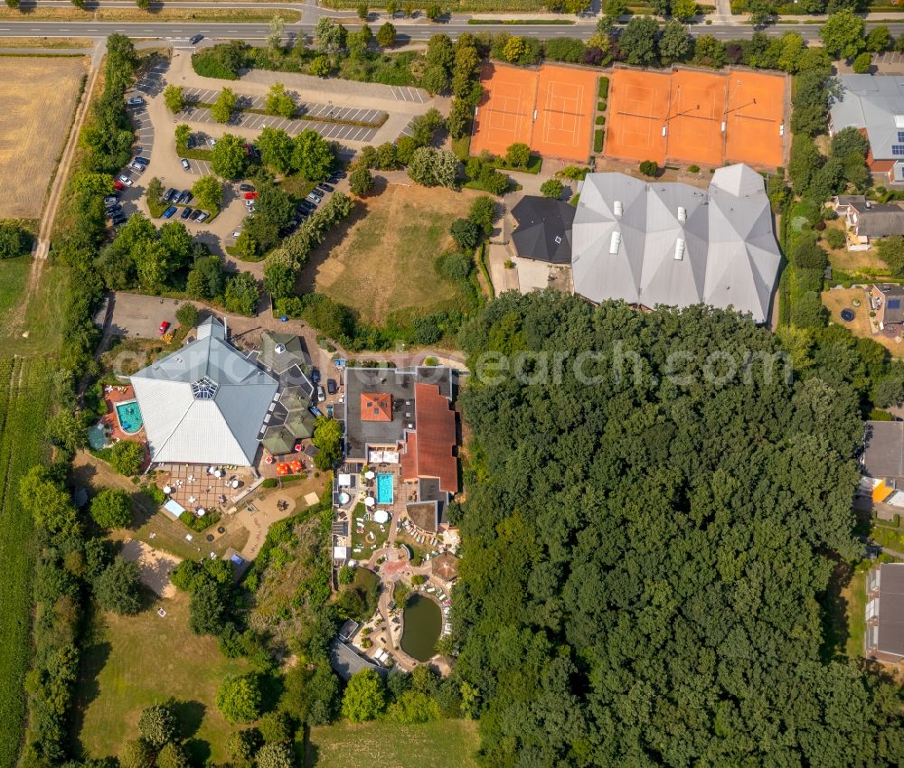 Aerial photograph Everswinkel - Spa and swimming pools at the swimming pool of the leisure facility Vitus-Bad Alverskirchener Strasse in Everswinkel in the state North Rhine-Westphalia, Germany