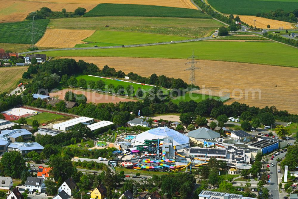 Stein from above - Spa and swimming pools at the swimming pool of the leisure facility with water slide on street Albertus-Magnus-Strasse in Stein in the state Bavaria, Germany