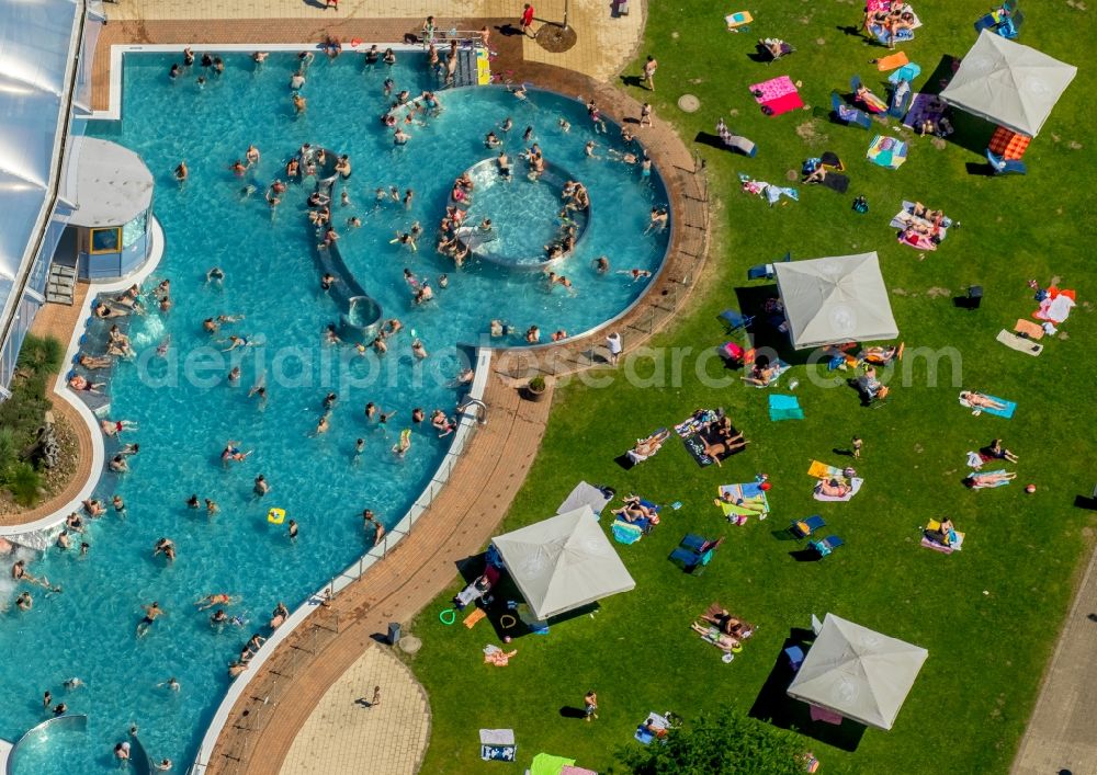 Aerial image Witten - Spa and swimming pools at the swimming pool of the leisure facility in Witten in the state North Rhine-Westphalia