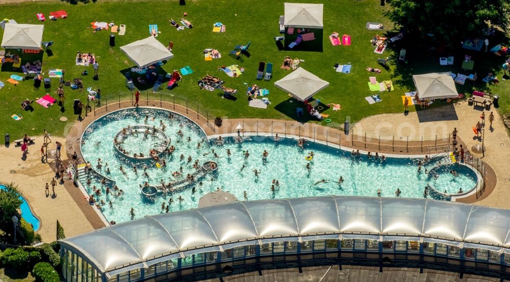 Witten from above - Spa and swimming pools at the swimming pool of the leisure facility in Witten in the state North Rhine-Westphalia