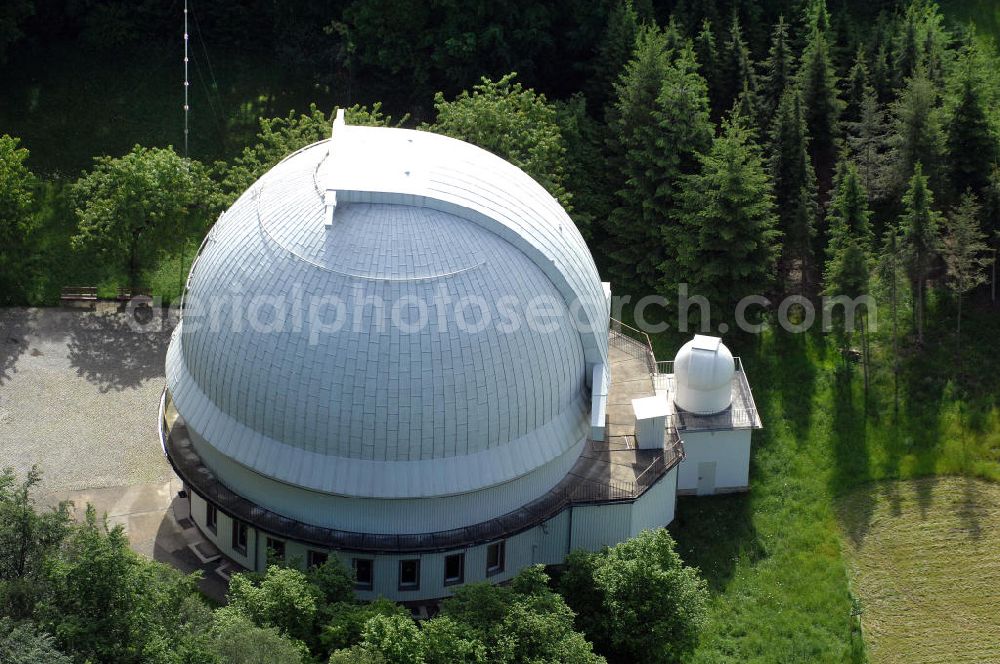 Tautenburg from the bird's eye view: Blick auf die Thüringer Landessternwarte in Tautenburg, 10 km nordöstlich von Jena. Das Observatorium wurde 1960 als Institut der damaligen Deutschen Akademie der Wissenschaften gegründet und besitzt mit dem Alfred-Jensch-Teleskop das größte Teleskop auf deutschem Boden. View of the Thuringian State Observatory in Tautenburg, 10 km northeast of Jena. The observatory was founded in 1960 as an institute of the former German Academy of Sciences and possess the Alfred-Jensch-telescope, the largest telescope in Germany.