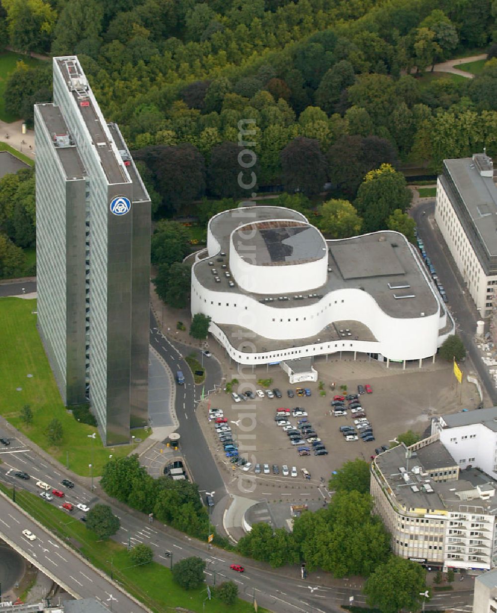 Düsseldorf from the bird's eye view: Blick auf das Thyssen-Hochhaus den Sitz der Thyssen Krupp AG und das Schauspielhaus. Duesseldorf administrative building of the Thyssen steel company and the theatre.